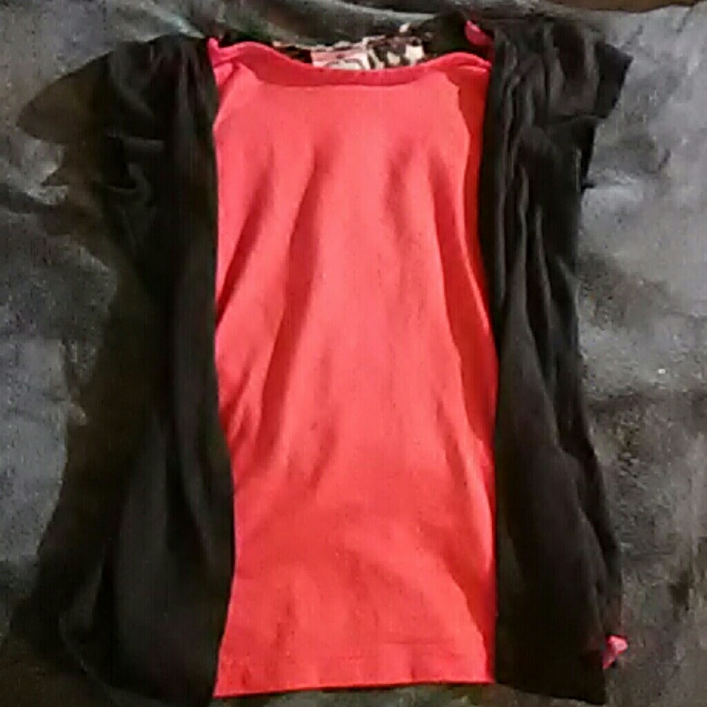 Red/cheetah print shirt